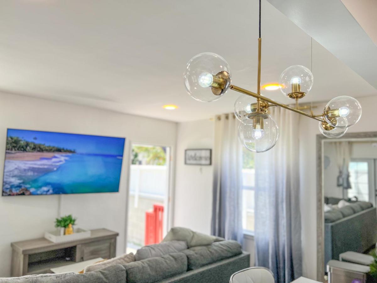 Luxury Villa With Hot Tub! Walk To Beach & Bars Λονγκ Μπίτς Εξωτερικό φωτογραφία