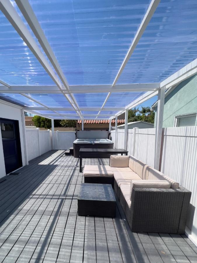 Luxury Villa With Hot Tub! Walk To Beach & Bars Λονγκ Μπίτς Εξωτερικό φωτογραφία